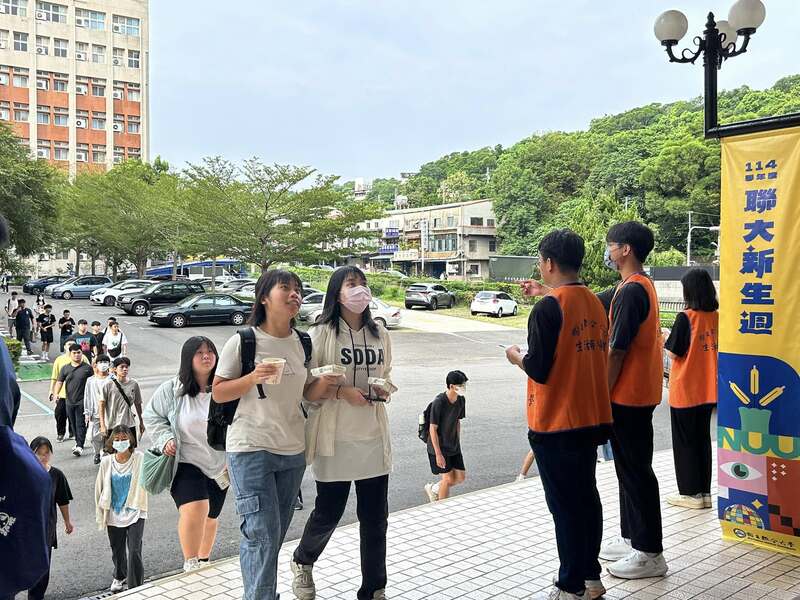 圖1.9月1日新生週始業式-新鮮人報到圖片