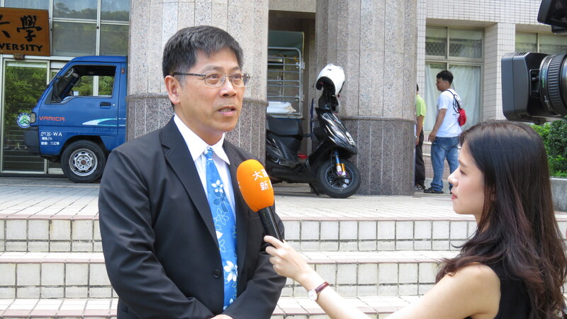 蔡東湖校長接受媒體採訪