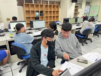 圖片2.學生口說練習圖片
