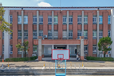 建築二館外觀 (2)