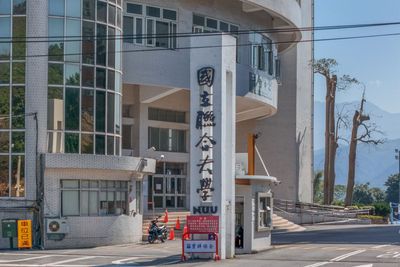 二坪山校區大門口 (2)