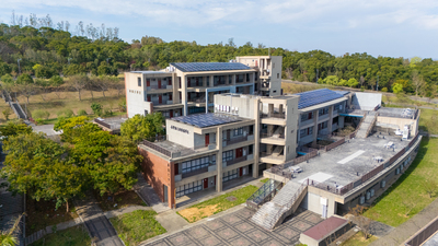 人文與社會學院館外觀 (1)