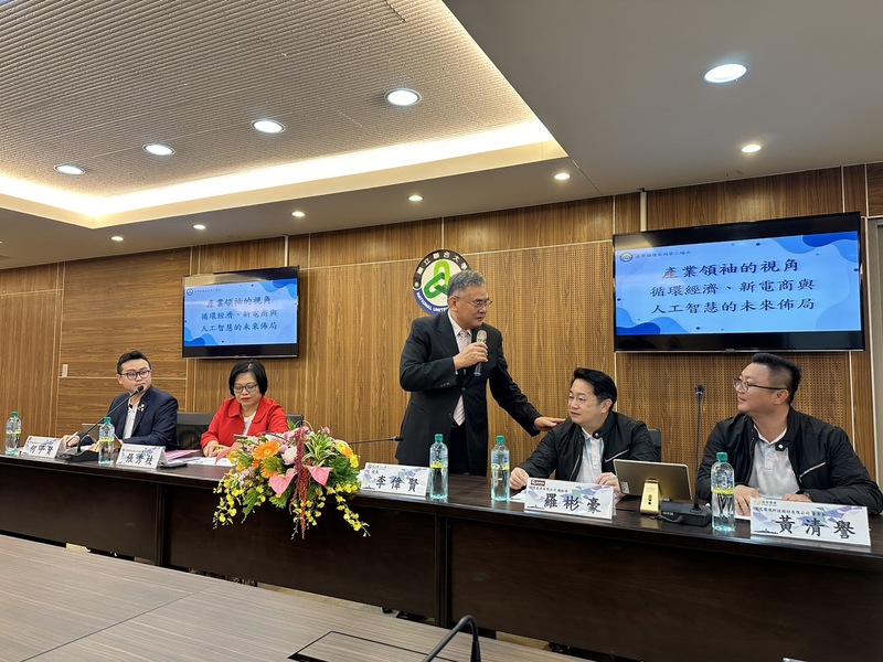 李偉賢校長致詞並介紹與會貴賓圖片