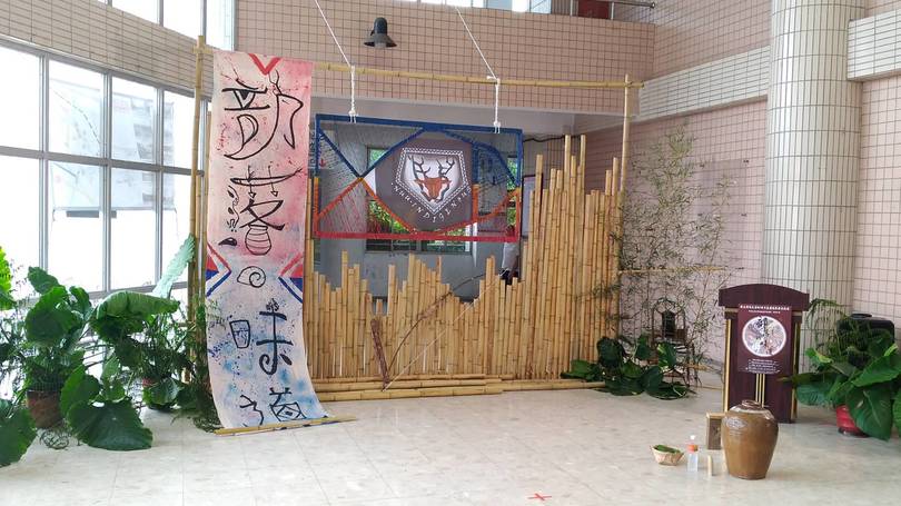 「部落的味道」學生搭建泰雅竹屋