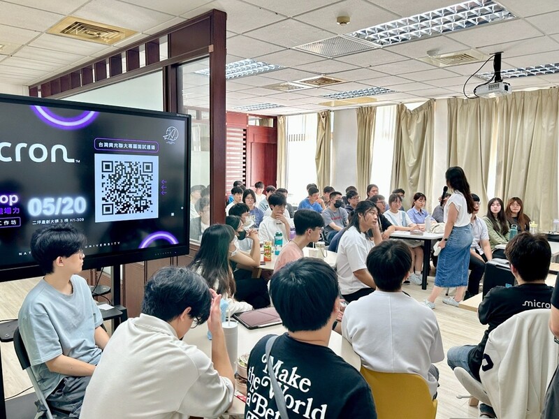 圖2.台灣美光企業代表分享科技產業發展趨勢、求職準備方向以及企業實際招募經驗圖片