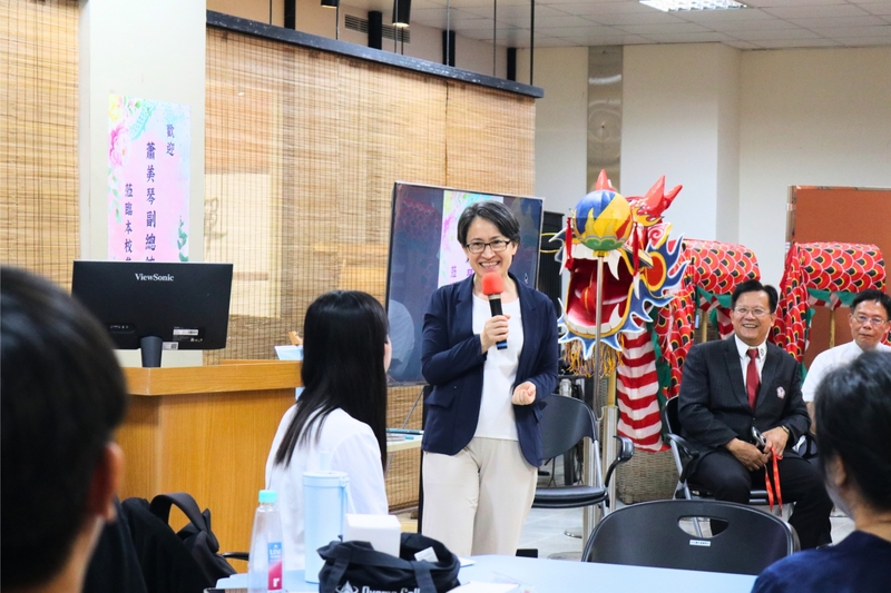 圖4.蕭副總統座談時鼓勵學生善用AI工具、大膽跨域應用，並強調團隊合作的重要性圖片
