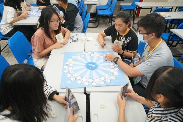 一邊玩「客家桌遊」一邊學習客家文化