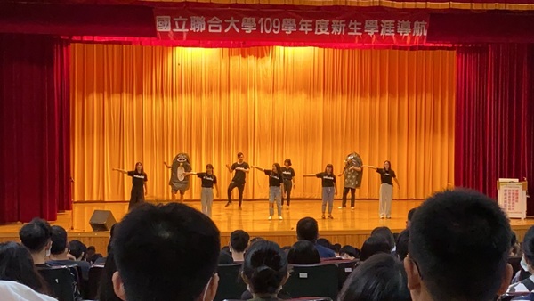 圖八、彰化地區校友會表演