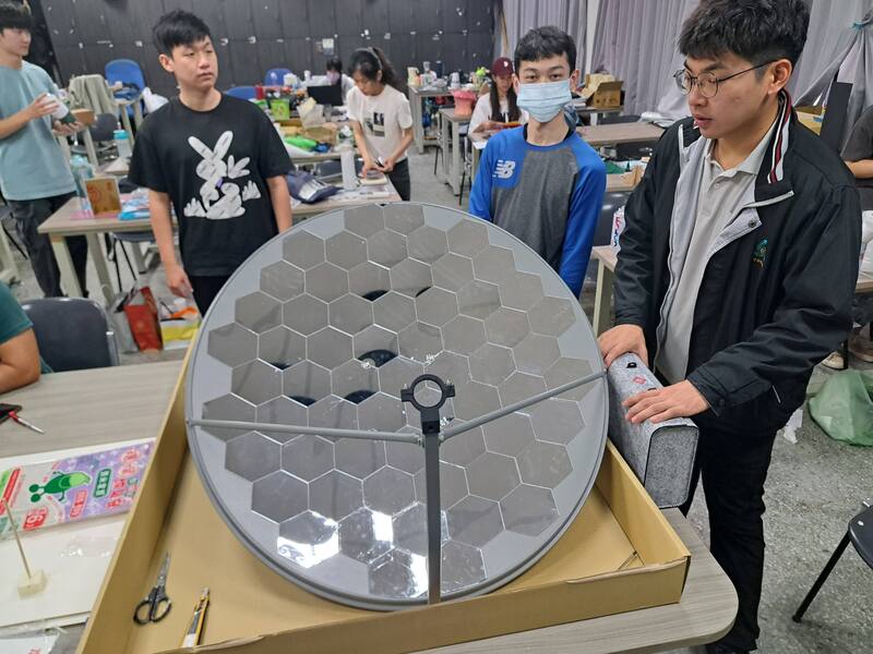 圖6.Solar Oven太陽能低碳烤爐圖片