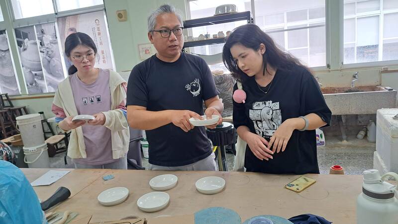 圖8.工設系大三作品[疊碟]圖片