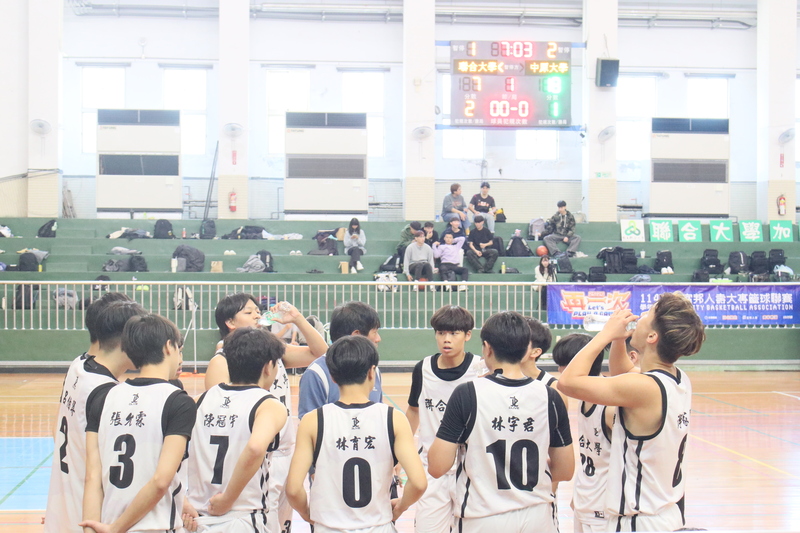 圖8.聯大男籃隊員展現滿滿向心力圖片