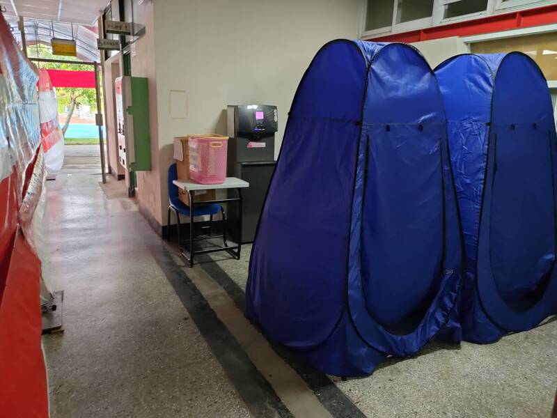 苗栗醫院貼心準備帳篷提供給女同學更衣用