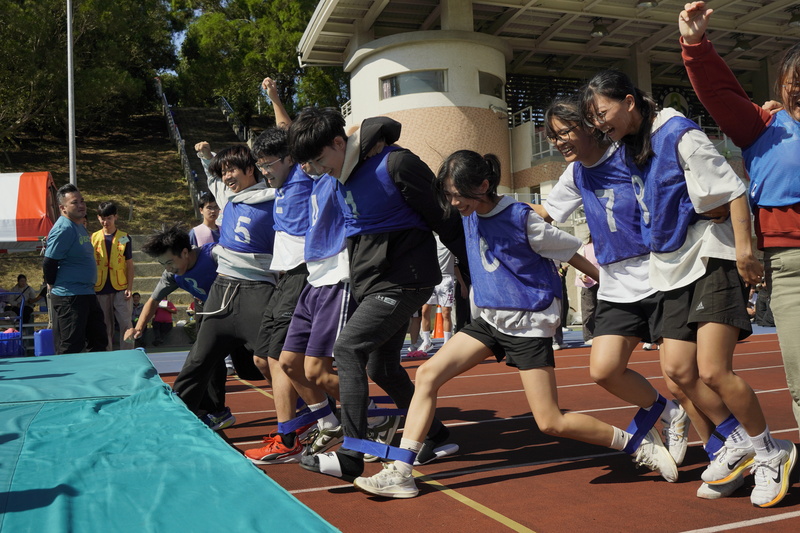 10人11腳趣味競賽