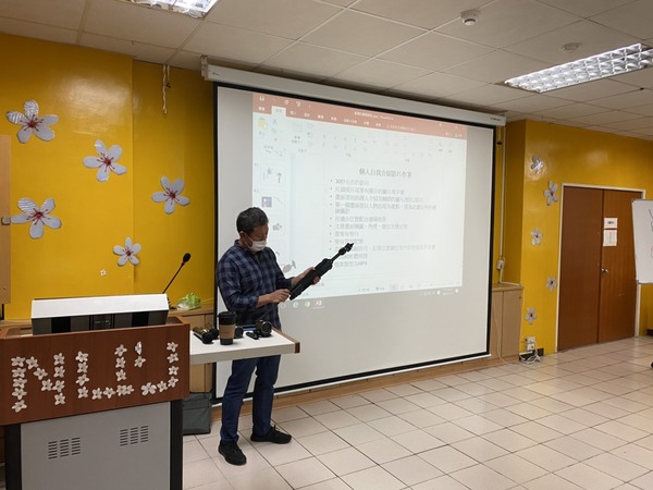 語傳系林克明老師上課1