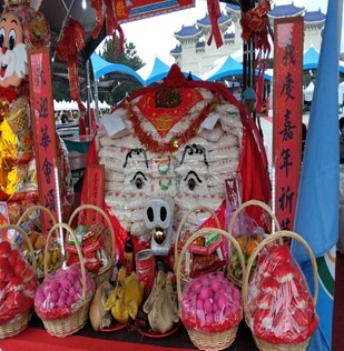 中華世界客家婦女協會與新竹縣,祭祀以創意麵線替代賽神豬之宰殺1圖片