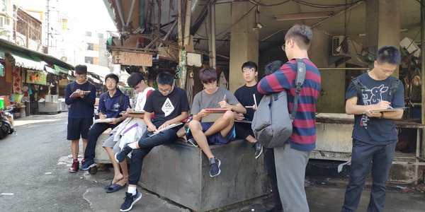 學員於南苗市場速寫