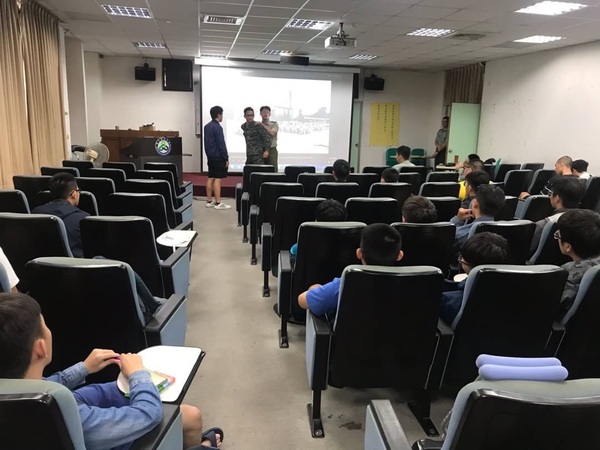 擒拿術示範