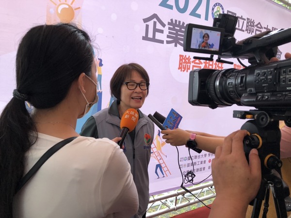 苗栗縣鄧桂菊副縣長接受媒體聯訪