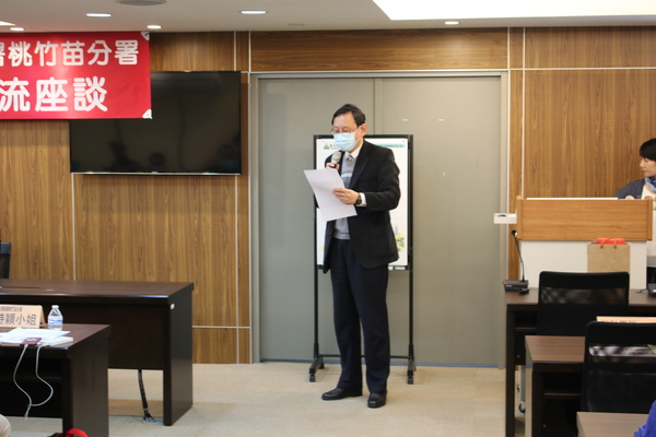 胡宣德副校長介紹與會雙方長官