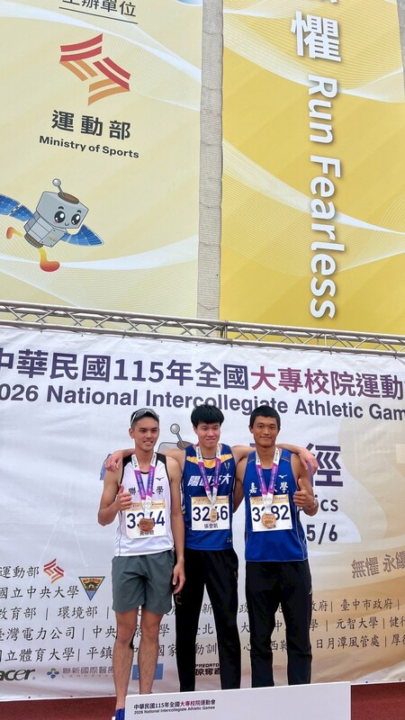 圖4.一般男生組110公尺跨欄第二名　土木四甲黃順聰圖片