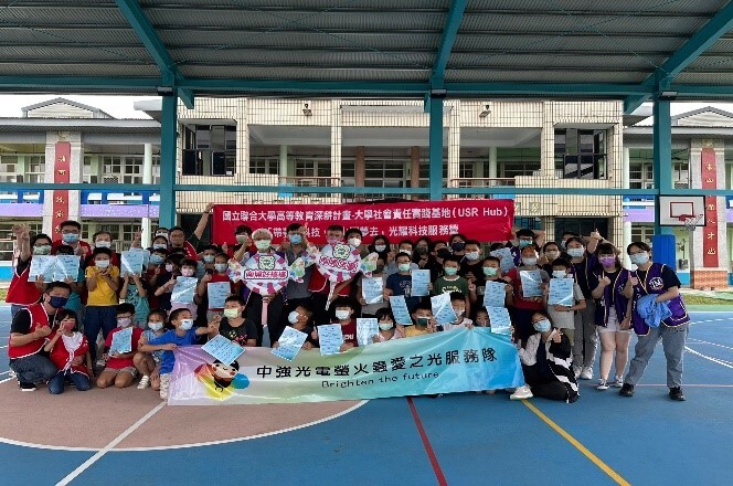 活動人員大合照圖片
