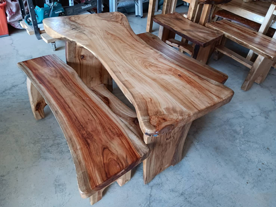 圖11.學員們的原木長凳木藝創作圖片