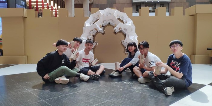 築鹿3.0作品與建築學系設計學生合影