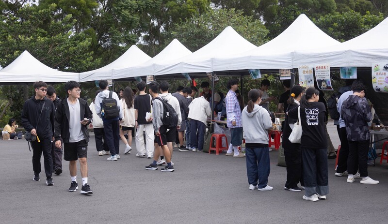 校慶園遊會由學生擺攤，體驗創業的樂趣圖片