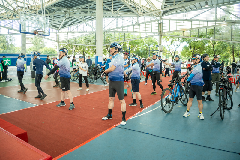 圖1.由聯大蔡豐任主任秘書帶領勇士們開場暖身圖片