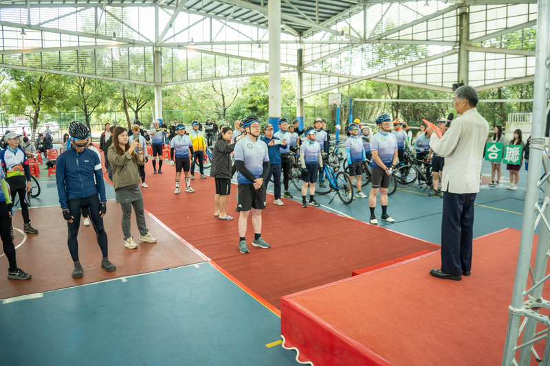 圖4.眾人向蓮荷伯公祈福祝願旅途平安圖片