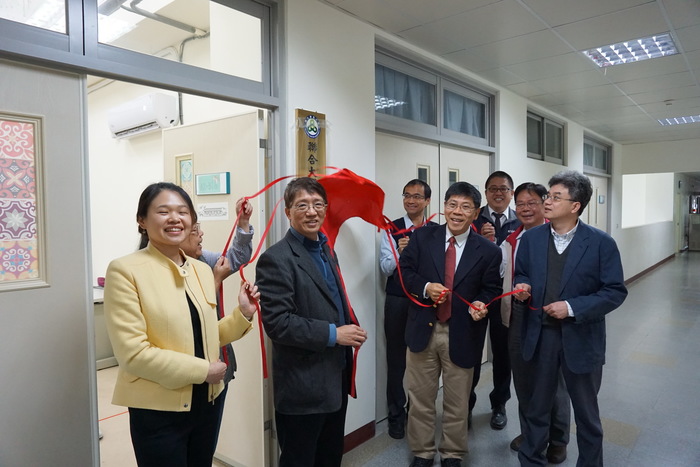 聯合大學特色實驗室揭牌圖片