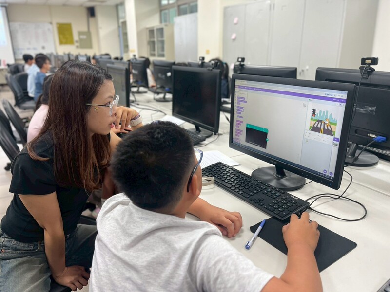 圖4.結合AI Scratch 設計屬於自己的互動動畫與小遊戲，讓孩子從做中學，建立程式設計的基礎能力圖片