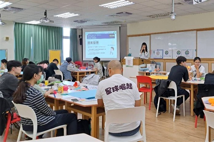 化工系陳郁君老師進行綠色醫材提案發想的授課圖片