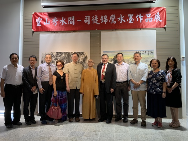 司徒老師與本校主管與貴賓合影留念