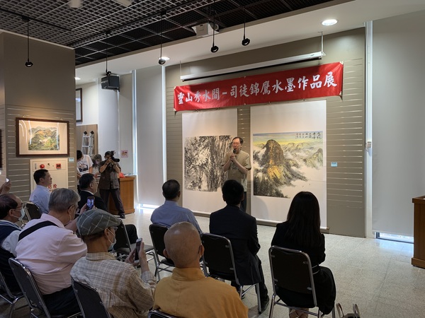 司徒老師致詞及介紹作品理念