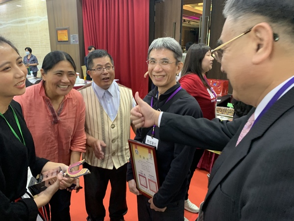 校長李偉賢稱讚禮沐的表現