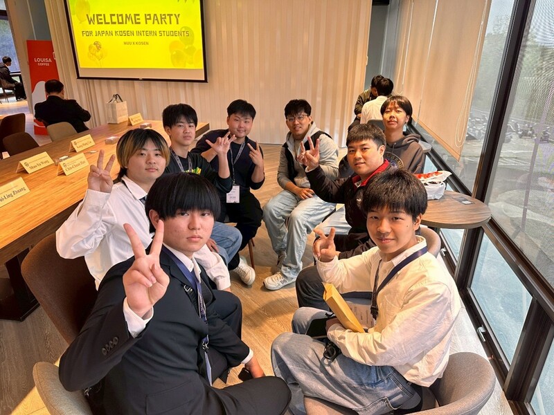 圖7.聯大生與日本實習生交流熱絡圖片