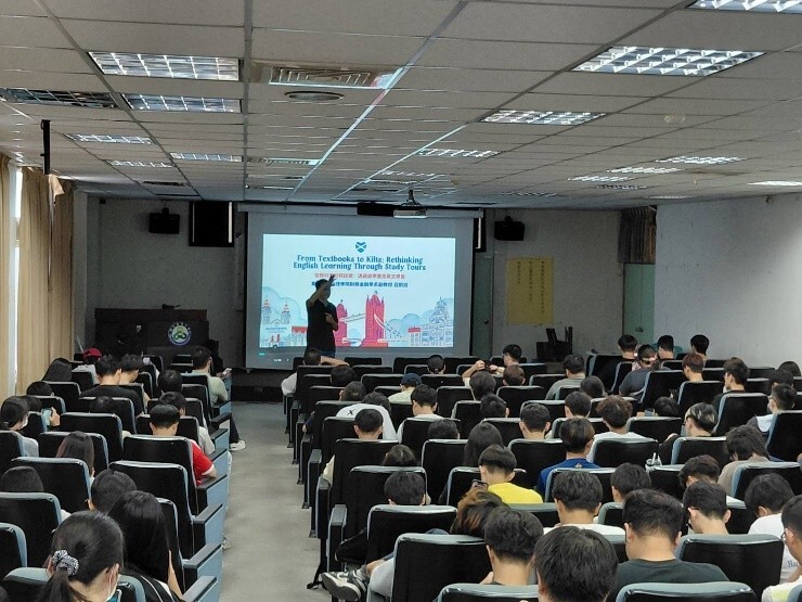 圖5.從教科書到格紋裙：透過遊學重思英文學習講座—講者向學生提問及互動討論圖片