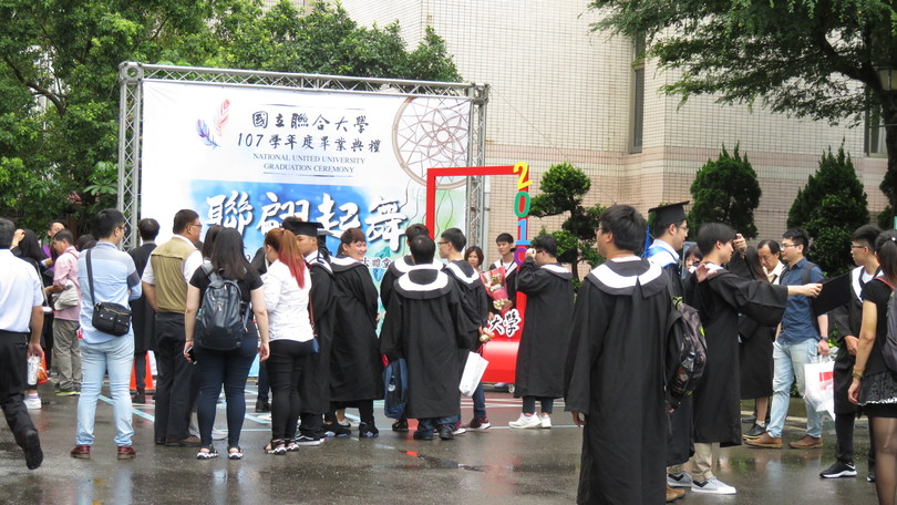 畢業典禮歡樂現場學生打卡1
