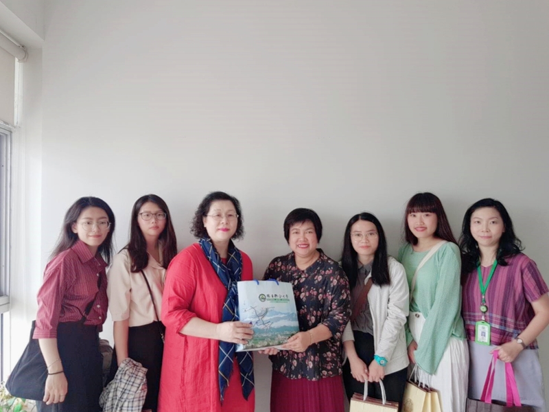 泰國正大管理學院文學院胡慧敏院長親自接待華語文學系師生圖片