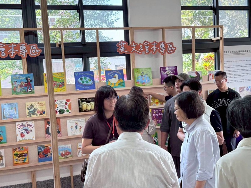 圖4.「火旁龍」文化展示與國際繪本展，透過多元策展方式，呈現本校在教學創新、文化推廣及國際交流上的具體成果圖片