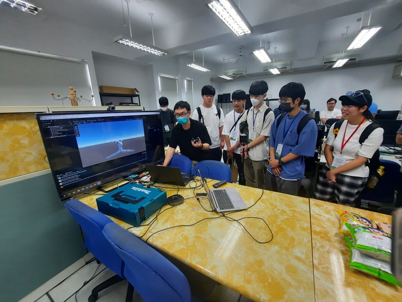 參訪資工系實驗室圖片