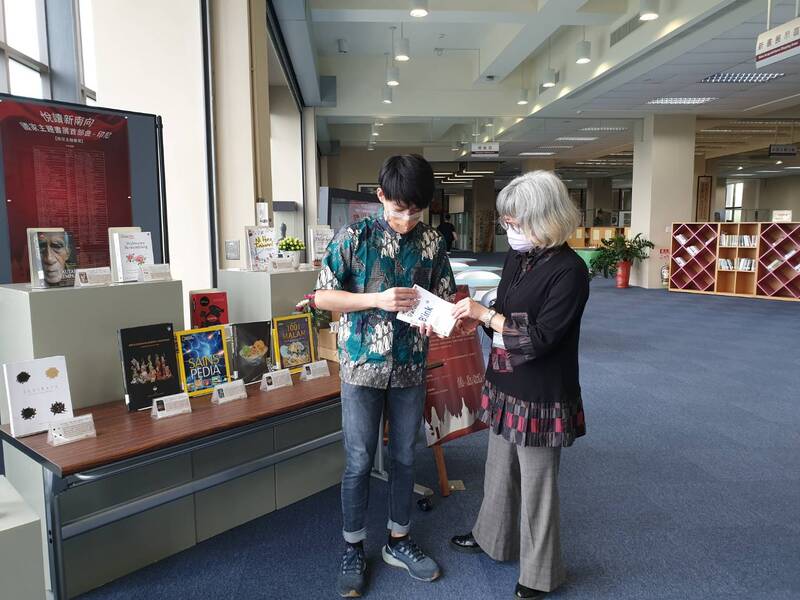印尼生陳同學(建築系)介紹選書動機圖片