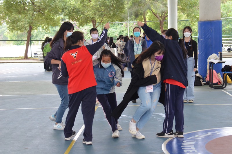 大小學伴闖關照片圖片