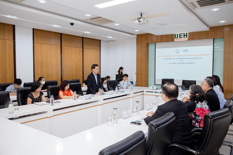 越南胡志明市經濟大學Su Dinh Than校長致歡迎詞圖片